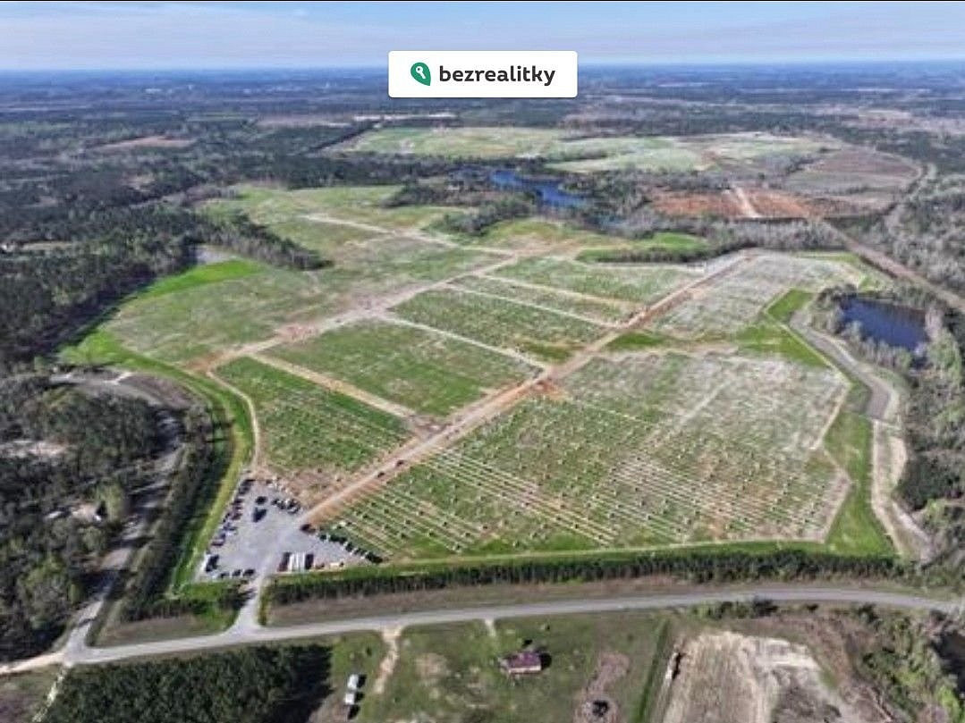 Prodej komerčního pozemku 200 000 m² – fotografie 2