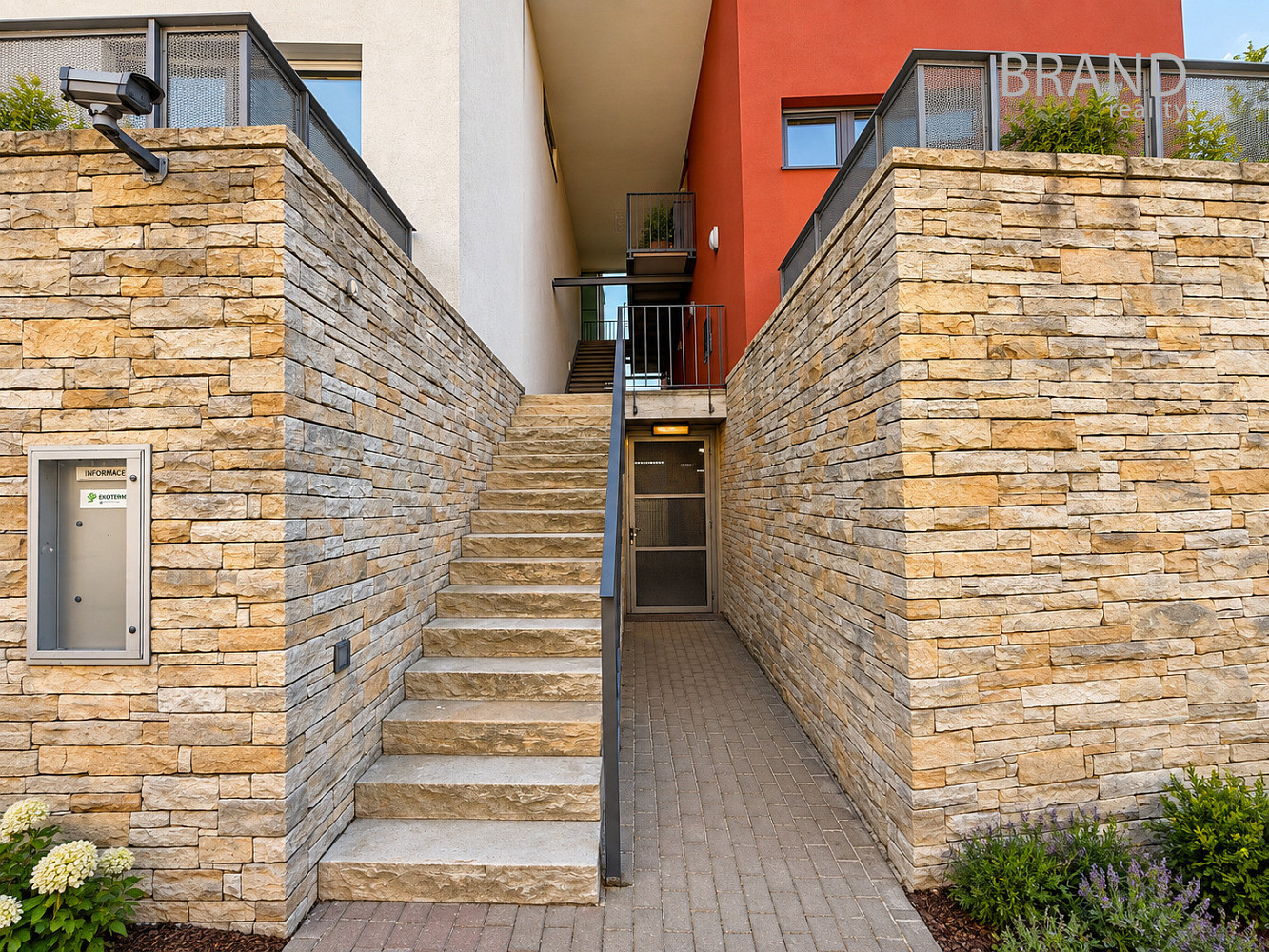 Pronájem bytu 2+kk 56 m² – fotografie 4