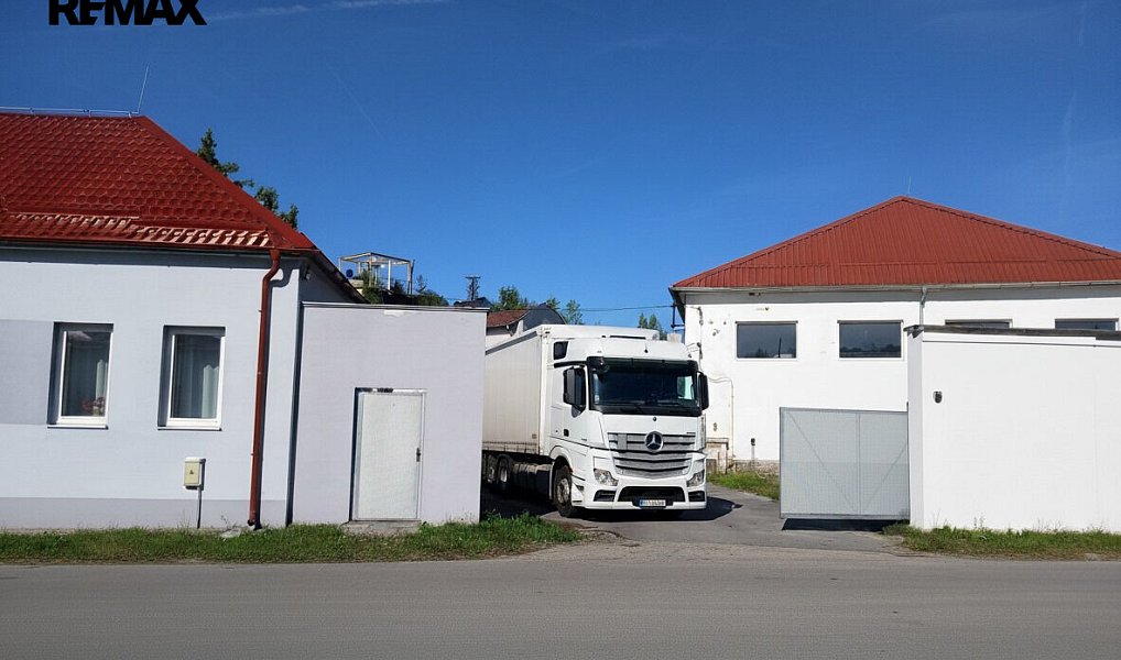 Pronájem skladovacích prostor 950 m², Hluboká nad Vltavou – náhled fotky 4