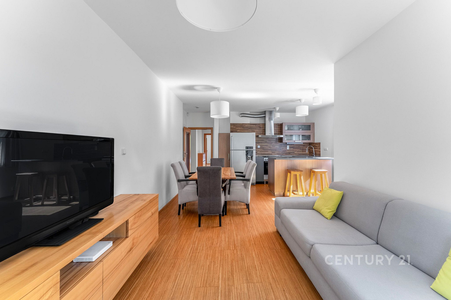 Pronájem bytu 3+kk 68 m² – fotografie 4