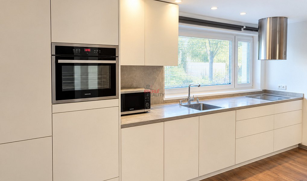 Pronájem domu 151 m² s pozemkem 373 m², Ostrava – náhled fotky 2