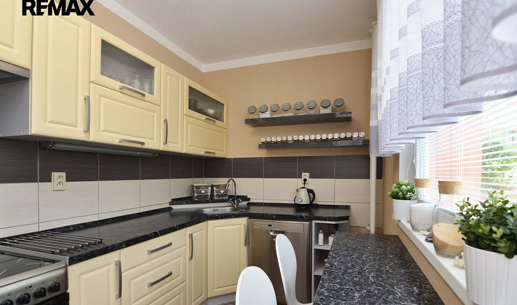 Prodej bytu 4+1 80 m², Praha – náhled fotky 4