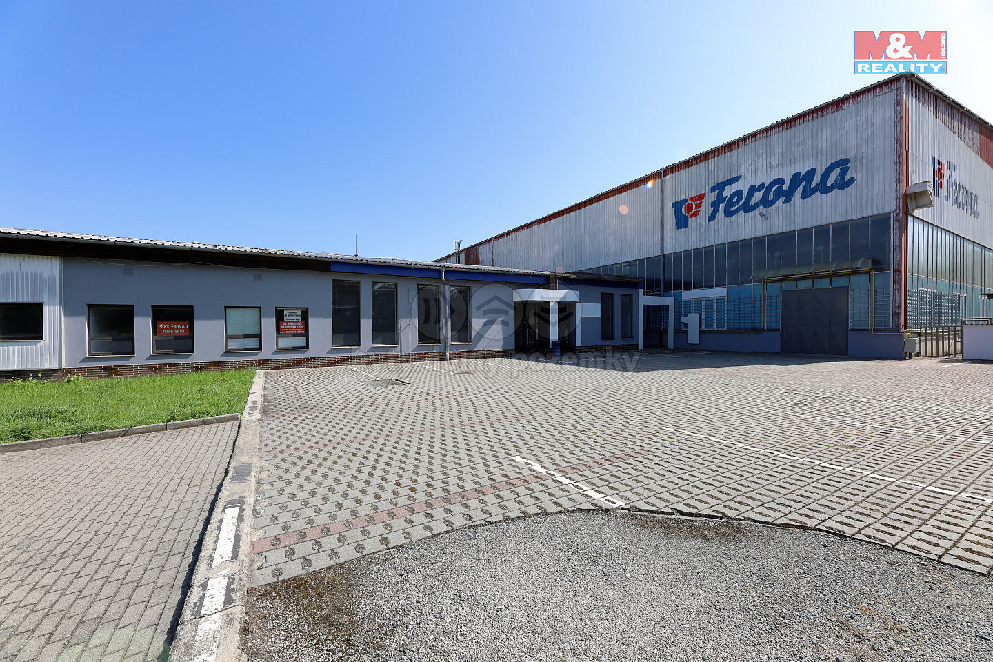 Pronájem obchodních prostor 607 m²