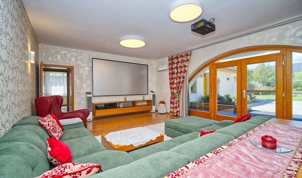 Prodej domu 376 m² s pozemkem 2 273 m², Syrovice – náhled fotky 6