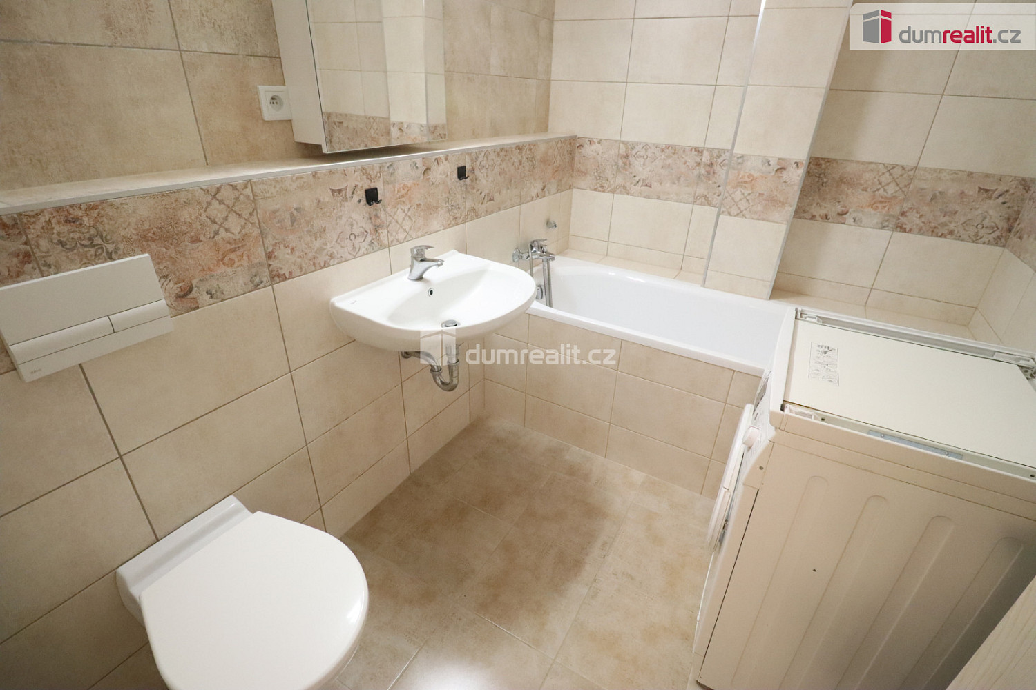 Pronájem bytu 2+kk 39 m² – fotografie 2