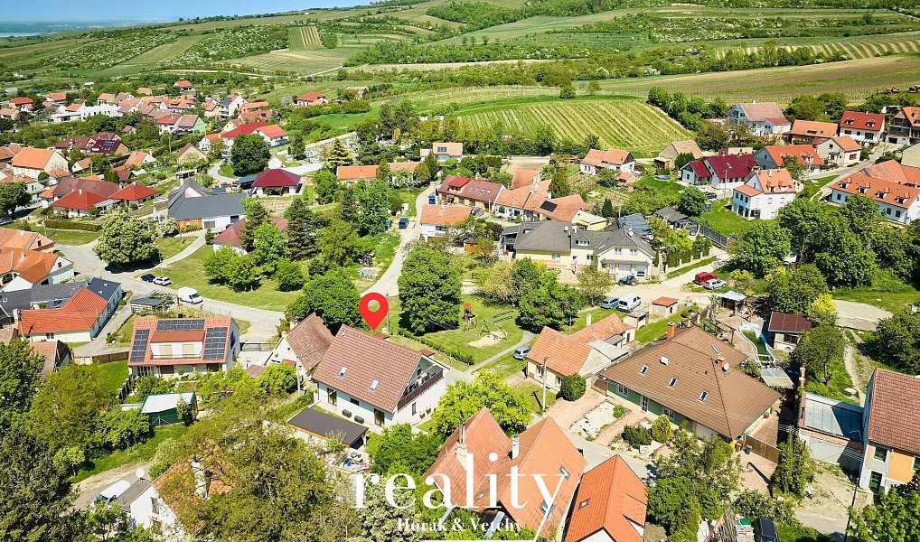 Prodej ubytovacího objektu 205 m², Perná – náhled fotky 30