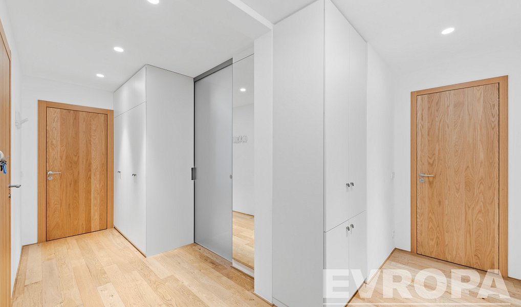 Pronájem bytu 4+kk 113 m², Praha – náhled fotky 12