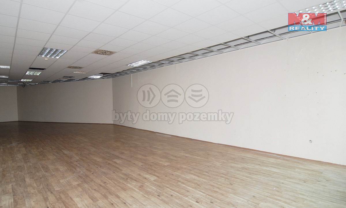 Pronájem kanceláře 210 m² — photo 3