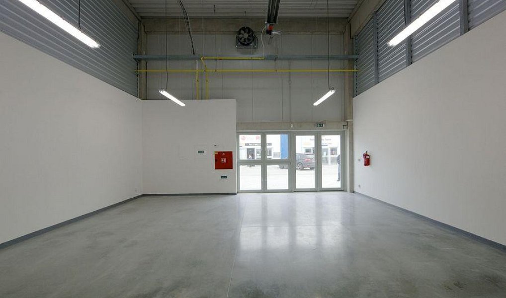 Pronájem obchodních prostor 330 m², Praha – náhled fotky 2