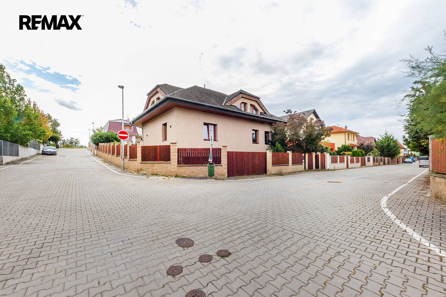 Prodej domu 300 m² s pozemkem 652 m² – fotografie 3