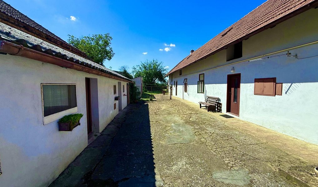 Prodej domu 252 m² s pozemkem 2 927 m², Krabčice – náhled fotky 32