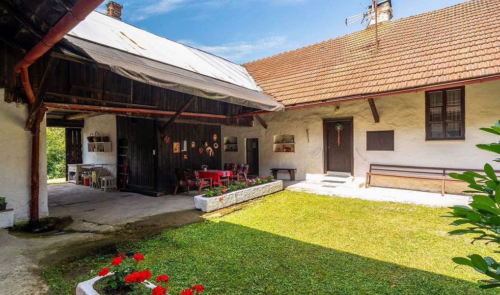 Prodej domu 93 m² s pozemkem 4 910 m², Velká Skrovnice – náhled fotky 2