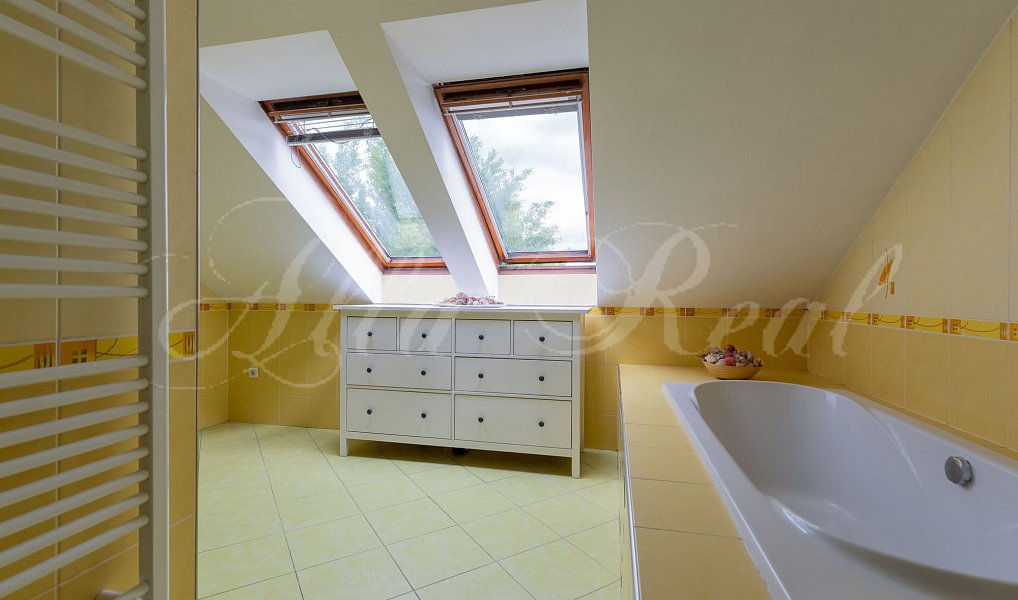 Prodej domu 371 m² s pozemkem 1 670 m², Modřice – náhled fotky 14