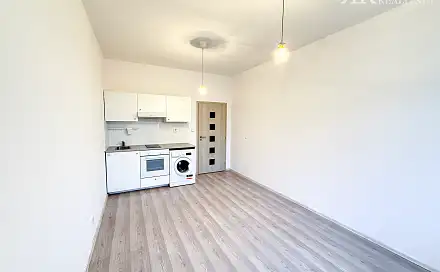 Pronájem bytu 1+kk 25 m², Slepá, Milovice, okres Nymburk