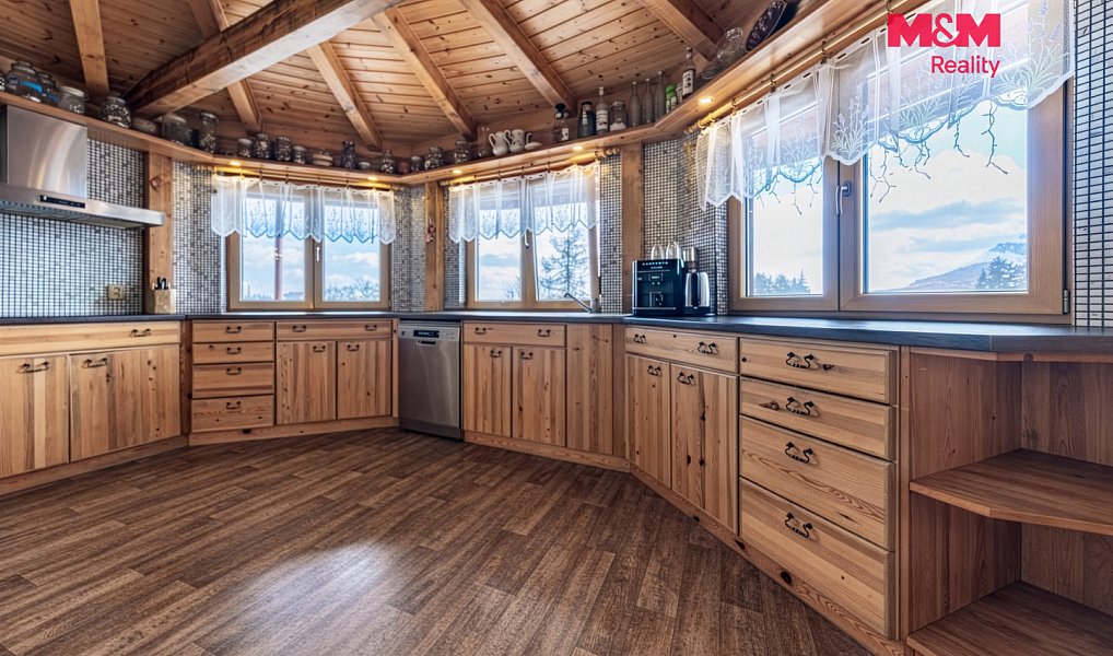 Prodej domu 384 m² s pozemkem 2 948 m², Blatno – náhled fotky 4