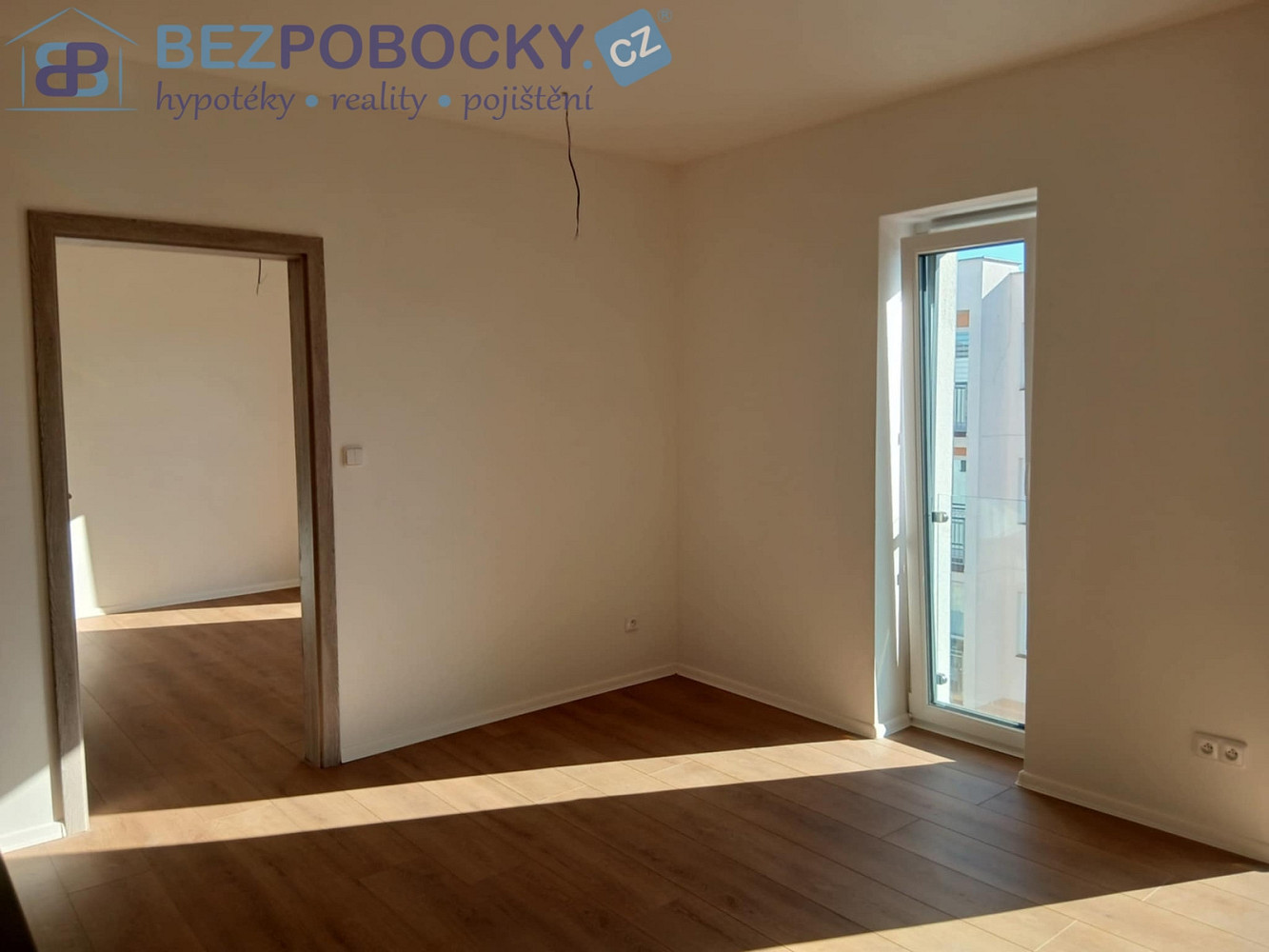 Pronájem bytu 2+kk 39 m² – fotografie 4