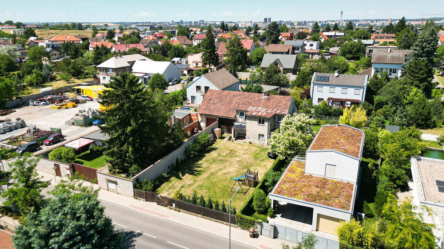 Prodej stavebního pozemku 704 m² – pohled 4