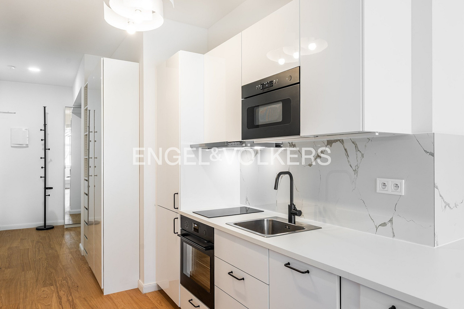 Pronájem bytu 2+kk 56 m² — photo 2