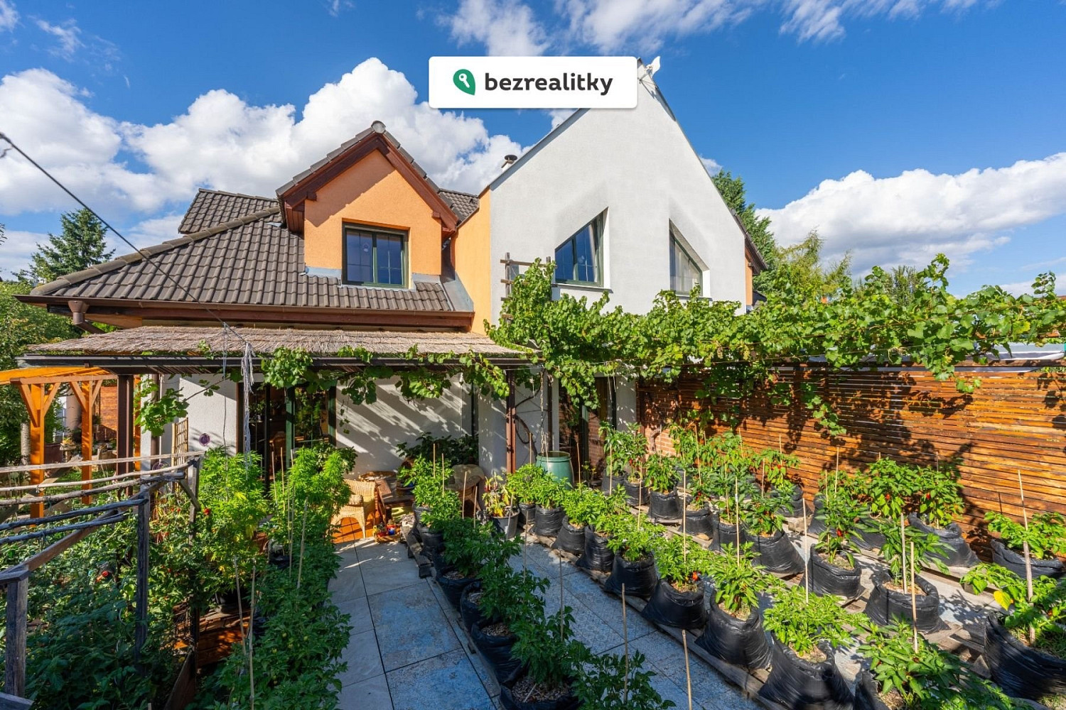 Prodej domu 240 m² s pozemkem 332 m²