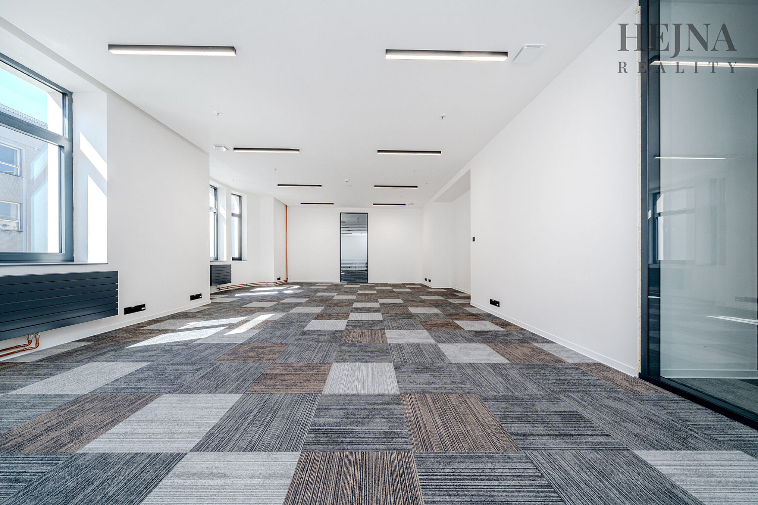 Pronájem kanceláře 62 m² – fotografie 3