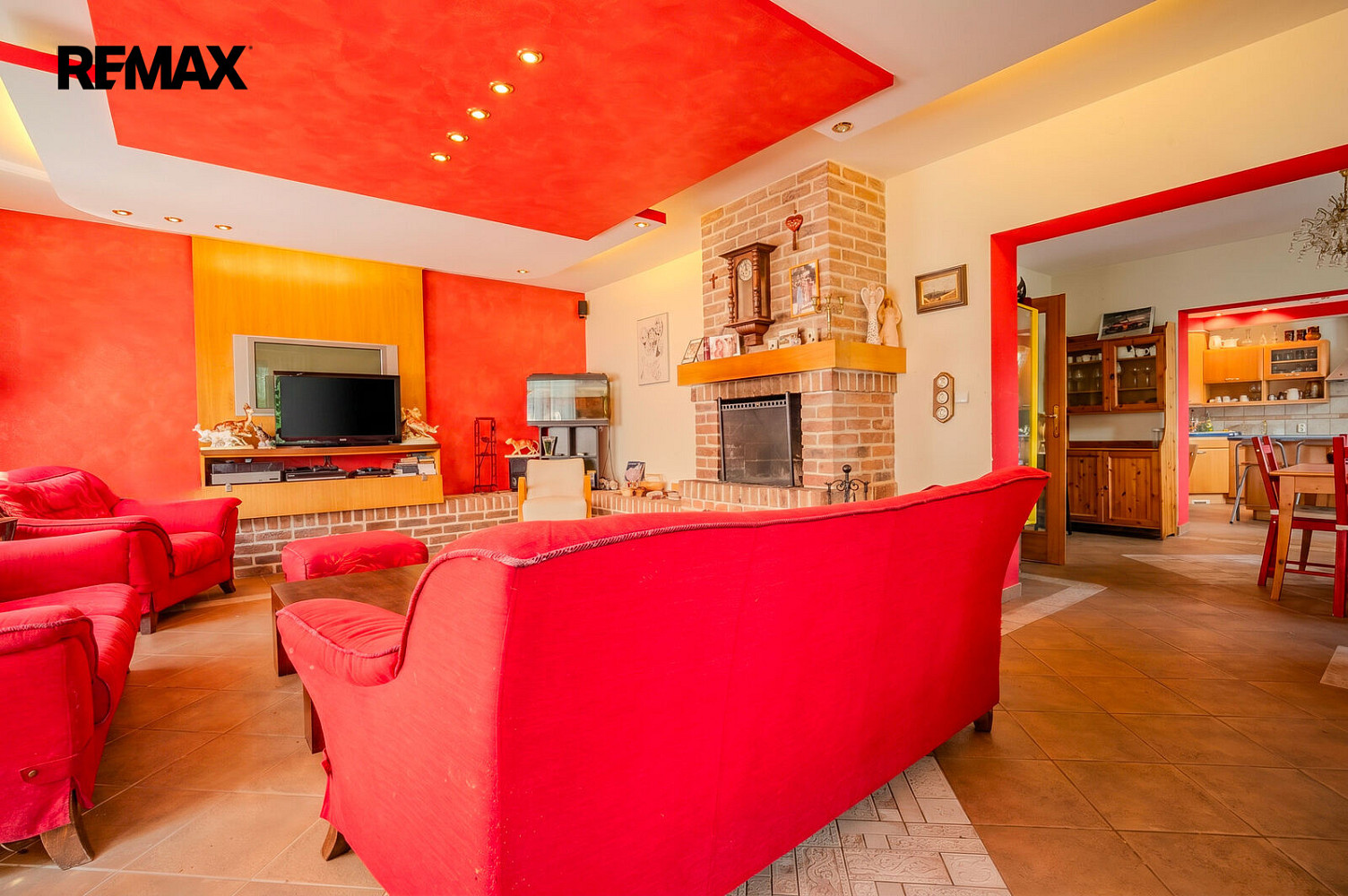 Prodej domu 220 m² s pozemkem 1 698 m² – fotografie 2