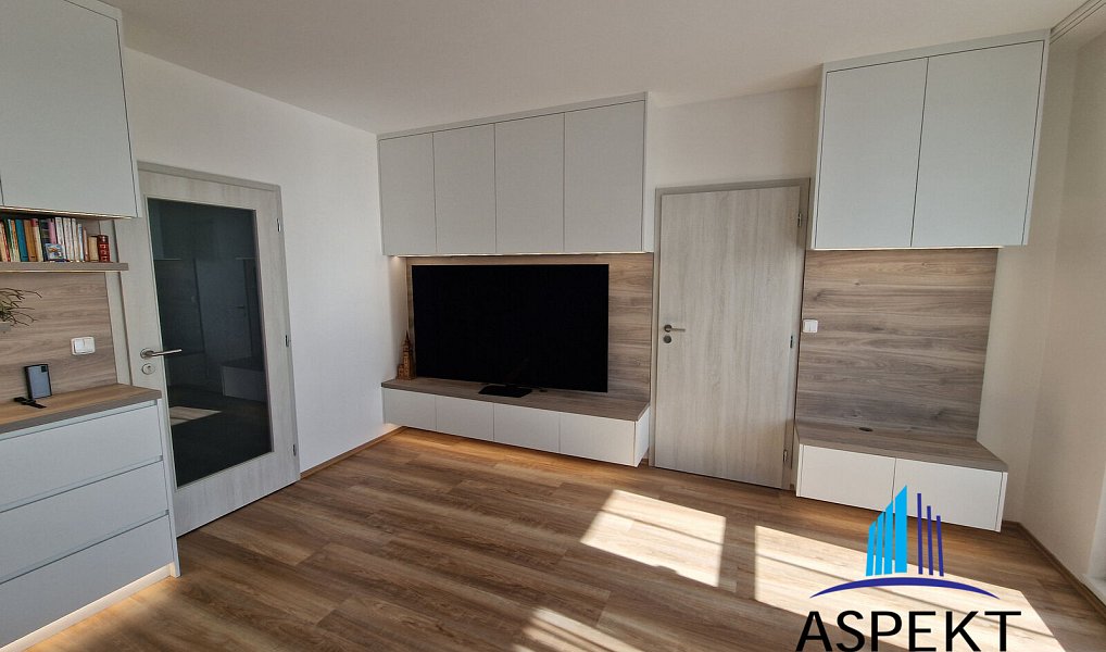 Prodej bytu 4+1 84 m², Praha – náhled fotky 5