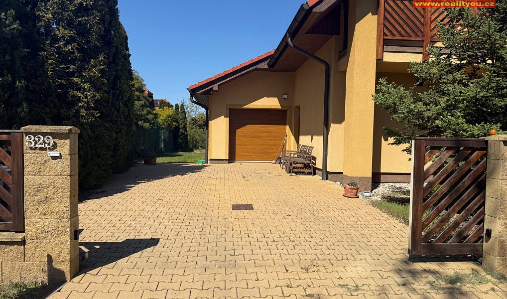 Prodej domu 177 m² s pozemkem 625 m², Mochov – náhled fotky 16