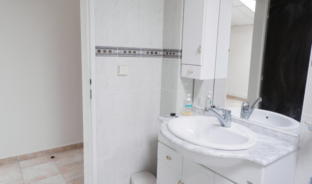 Pronájem kanceláře 74 m², Vestec – náhled fotky 7