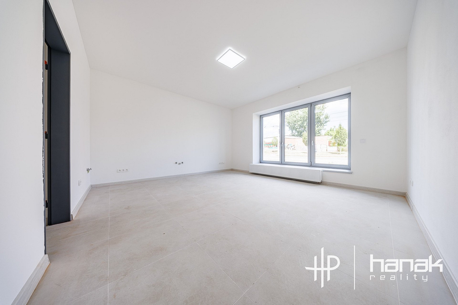 Pronájem komerčního objektu (jiného typu) 51 m² – fotografie 2