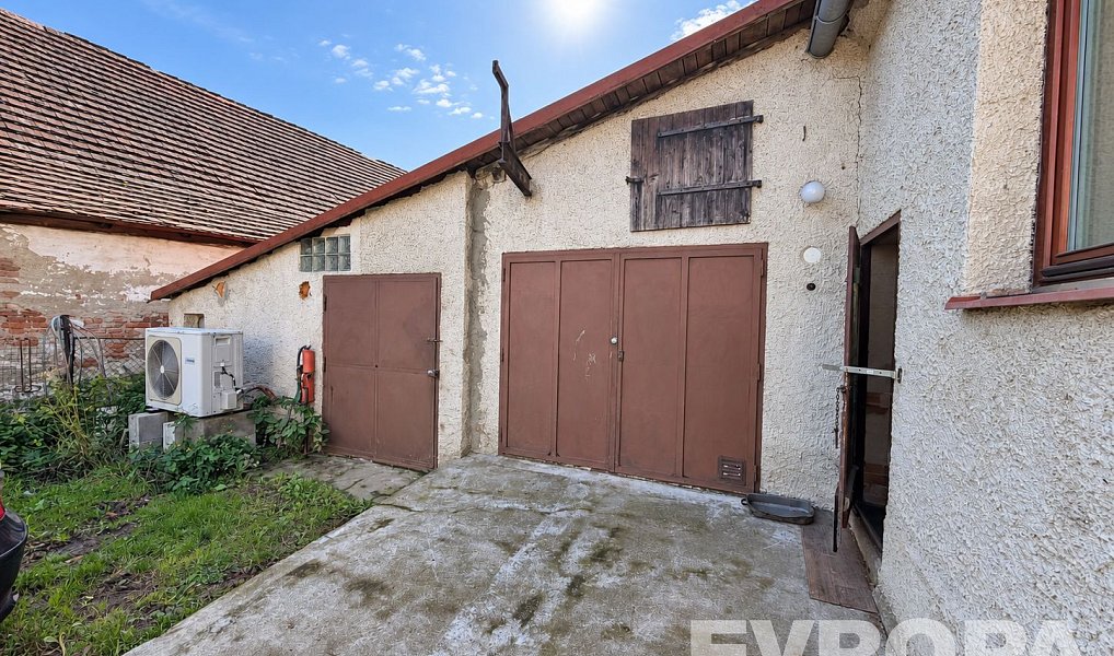 Prodej domu 205 m² s pozemkem 708 m², Lnáře – náhled fotky 24