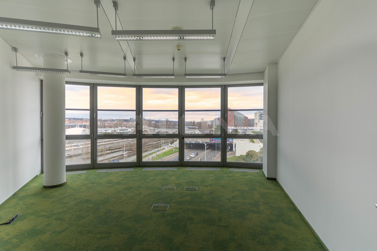 Pronájem kanceláře 2 080 m² – pohled 4