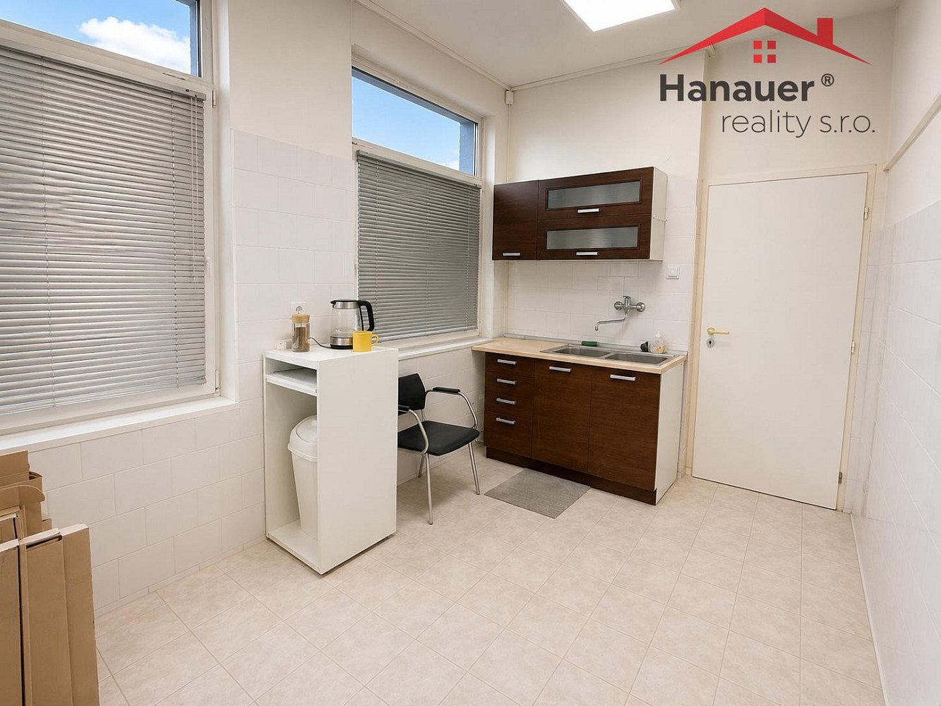 Pronájem komerčního objektu (jiného typu) 127 m² — photo 4