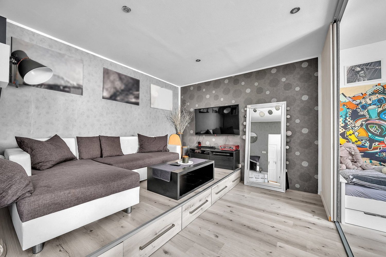 Prodej bytu 1+1 57 m² — photo 2