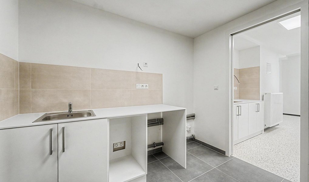 Pronájem komerčního objektu (jiného typu) 82 m², Praha – náhled fotky 3