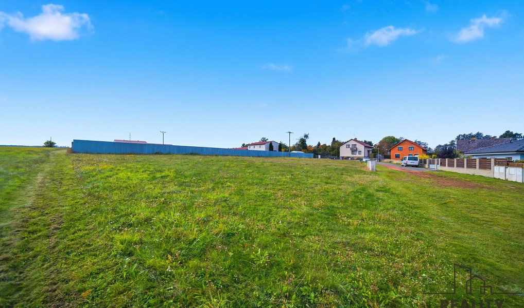 Prodej stavebního pozemku 990 m², Uhlířské Janovice – náhled fotky 2