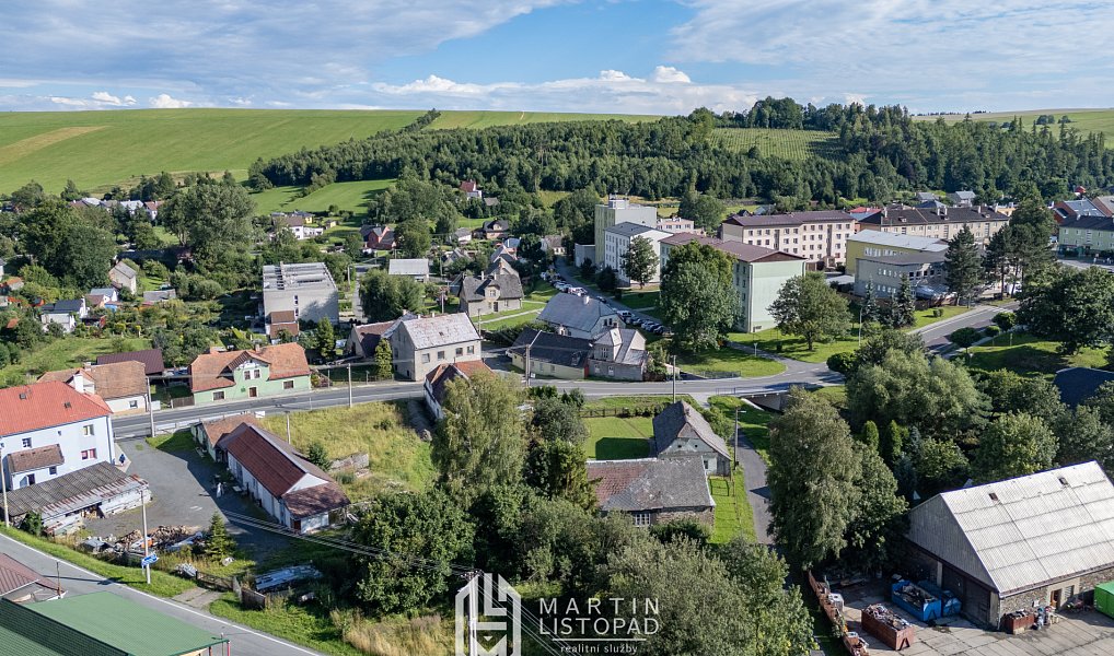 Prodej stavebního pozemku 1 379 m², Dvorce – náhled fotky 14