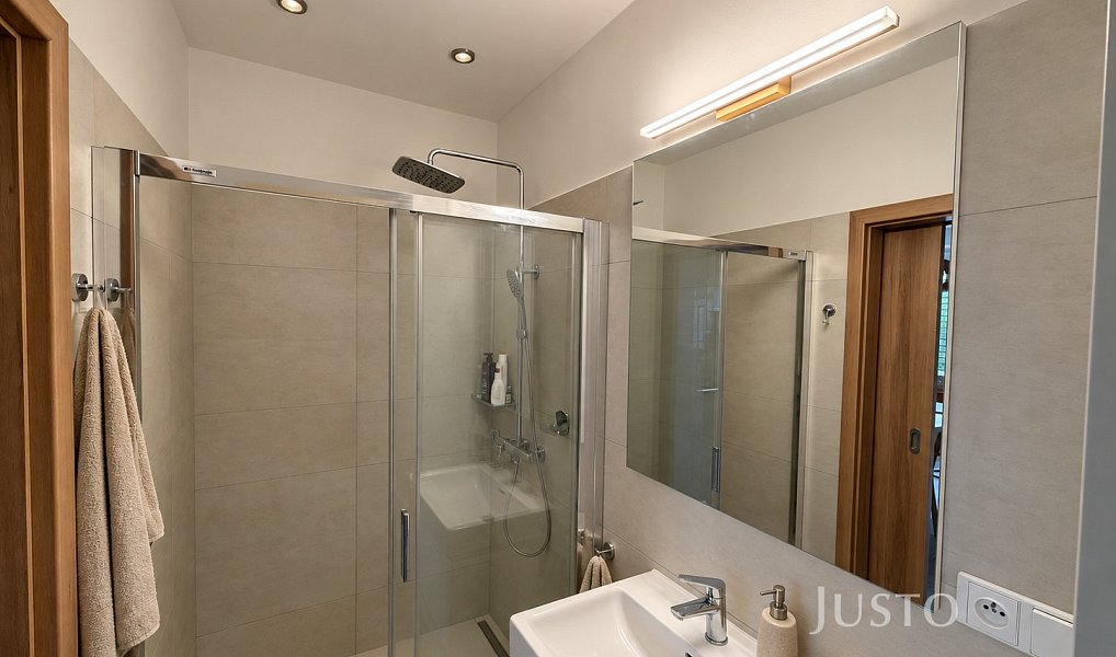 Pronájem bytu 2+kk 47 m², Liberec – náhled fotky 8