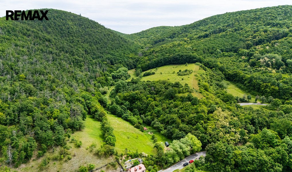 Prodej stavebního pozemku 2 004 m², Beroun – náhled fotky 25