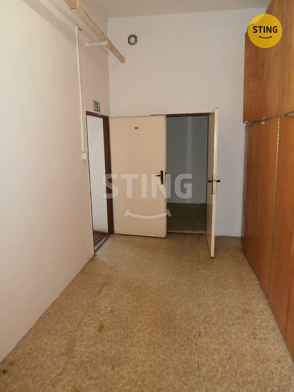 Pronájem kanceláře 75 m² – fotografie 4