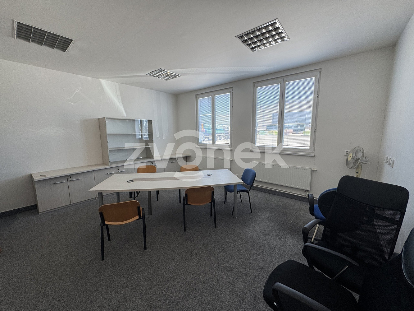 Pronájem kanceláře 134 m² – fotografie 3