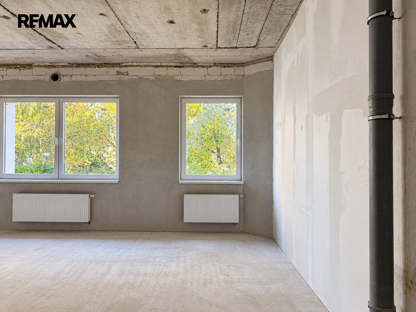Pronájem obchodních prostor 14 m²
