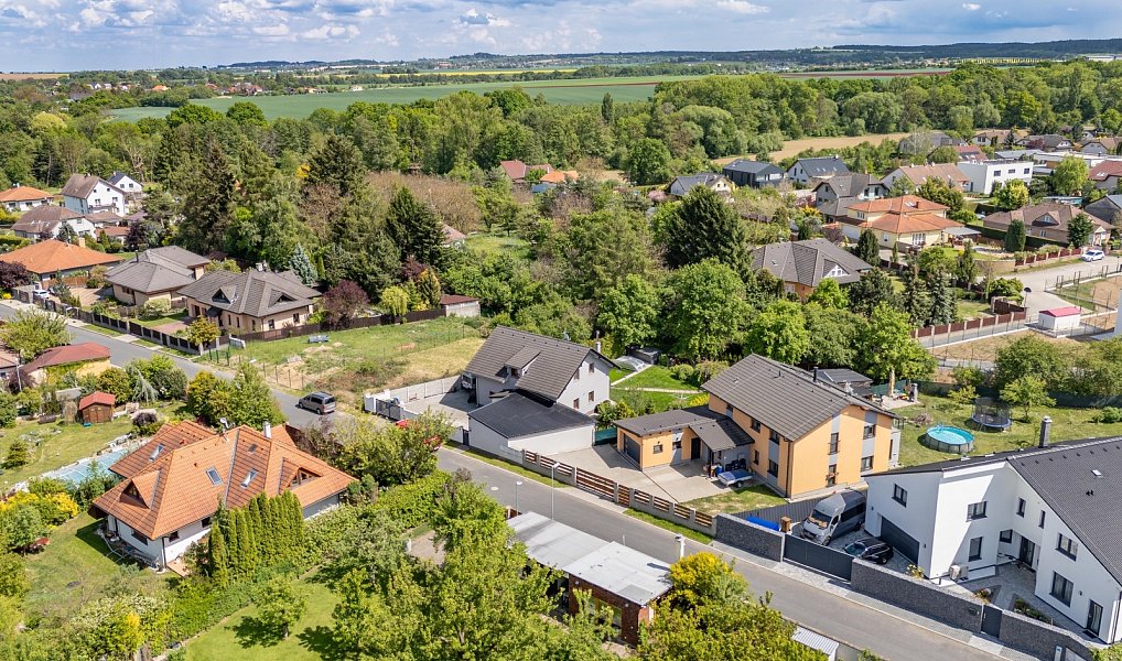 Prodej domu 239 m² s pozemkem 1 199 m², Květnice – náhled fotky 15