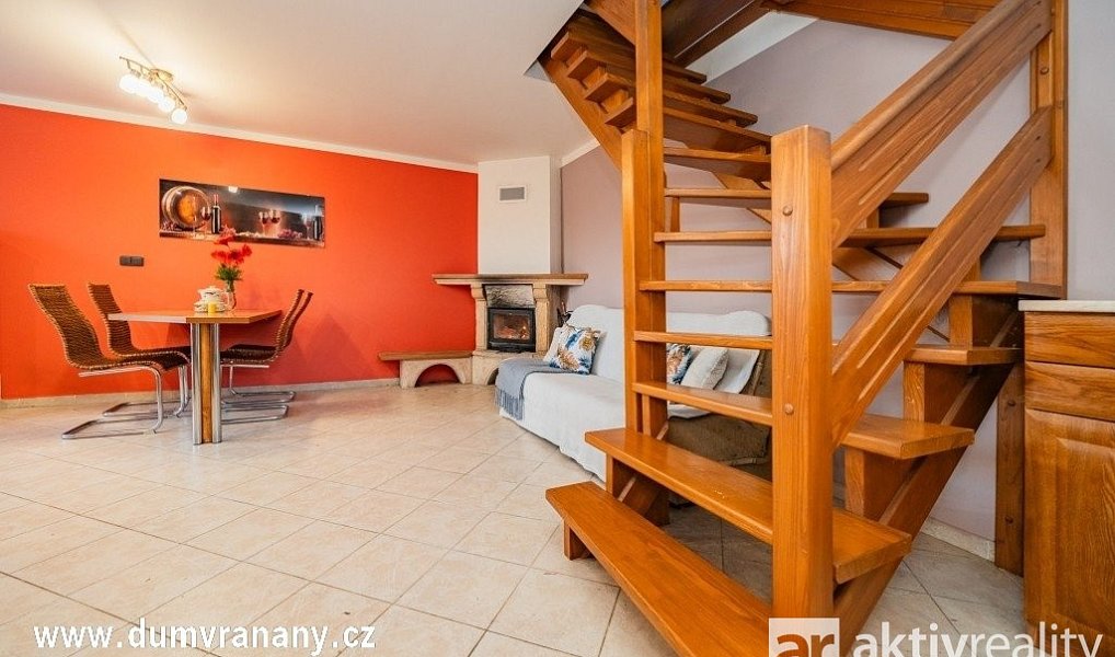 Prodej domu 283 m² s pozemkem 1 152 m², Vraňany – náhled fotky 9