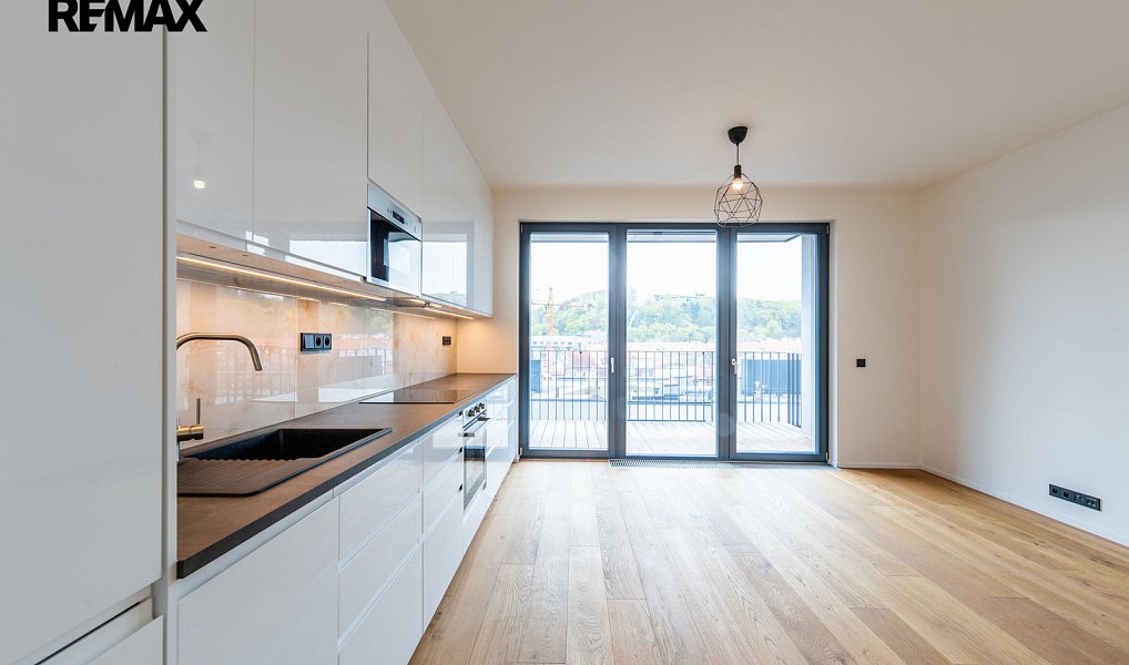 Pronájem bytu 2+kk 66 m², Praha – náhled fotky 2