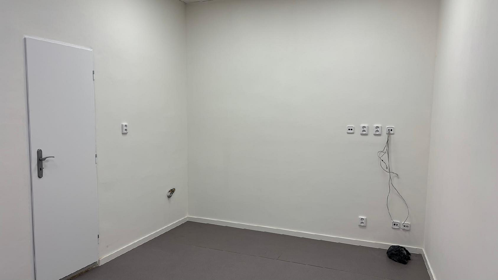 Pronájem kanceláře 52 m² – fotografie 3