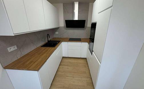 Prodej bytu 3+1 70 m², tř. Budovatelů, Most