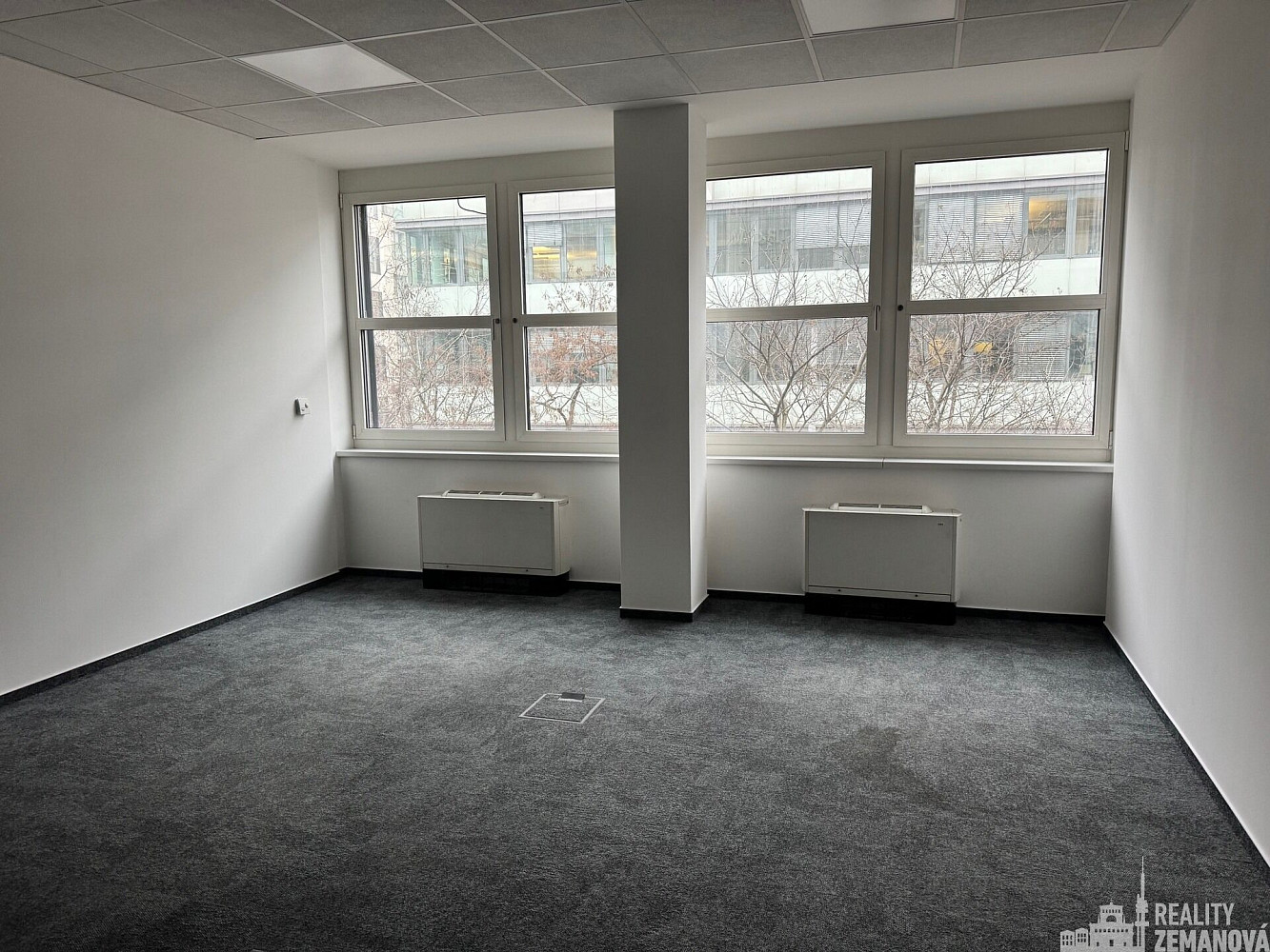 Reprezentativní zrekonstruovaný kancelářský celek 740 m² (lze přidat 310m²), M A – další