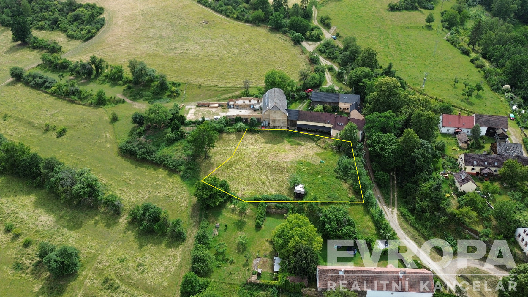 Prodej stavebního pozemku 2 093 m² – fotografie 4