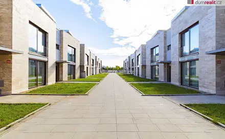 Prodej domu 378 m² s pozemkem 360 m², V Hrobech, Praha 4 - Libuš