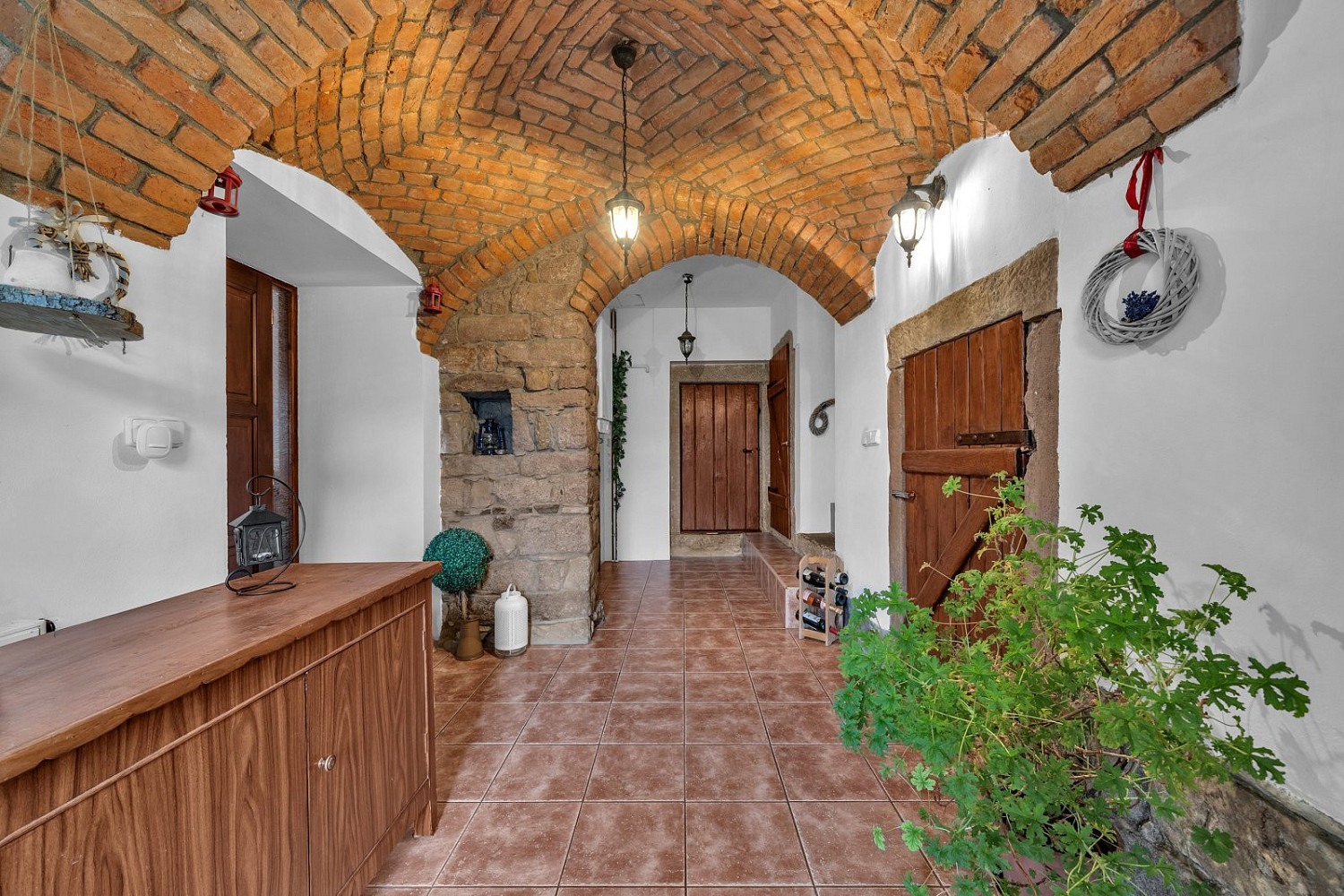Prodej domu 240 m² s pozemkem 3 820 m² – pohled 6